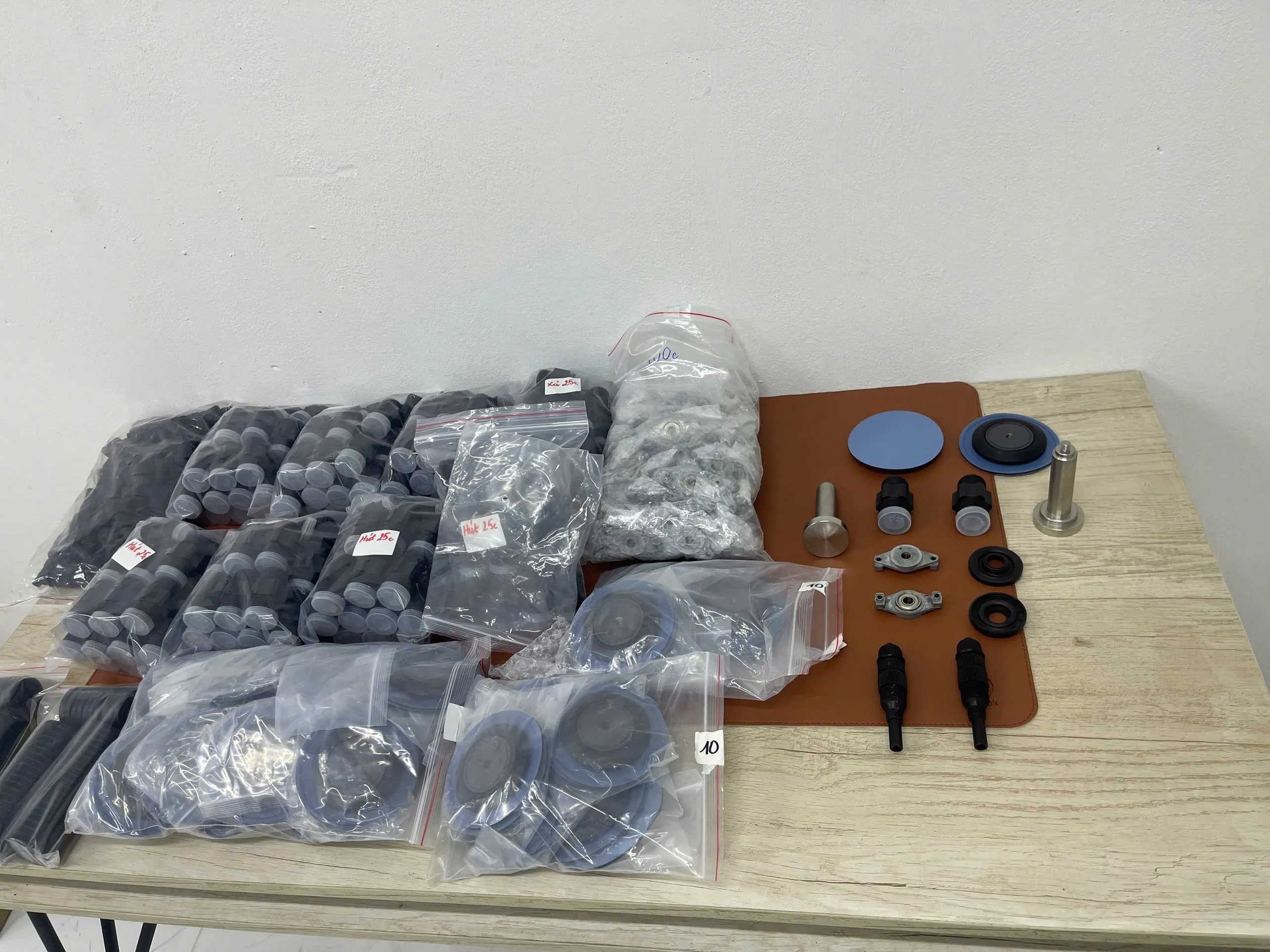 phụ tùng bơm định lượng blue white chính hãng